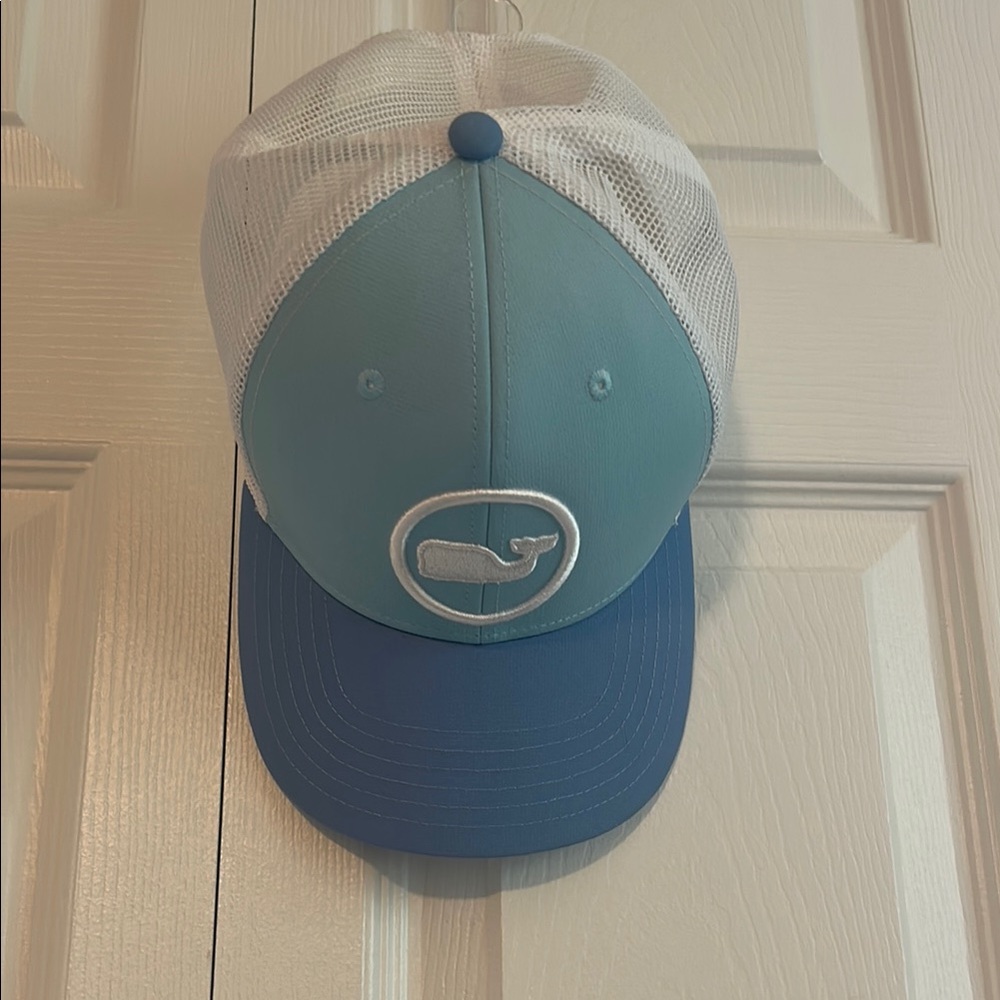 Vineyard Vines Blue and White Cap - never worn